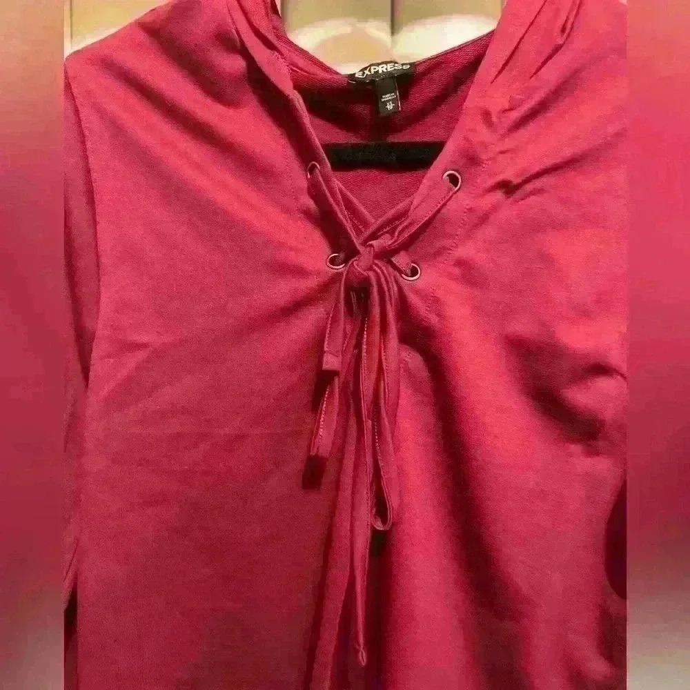 Express Cropped hoodie with cross cross ties in front. Maroon color size XS - Picture 4 of 8